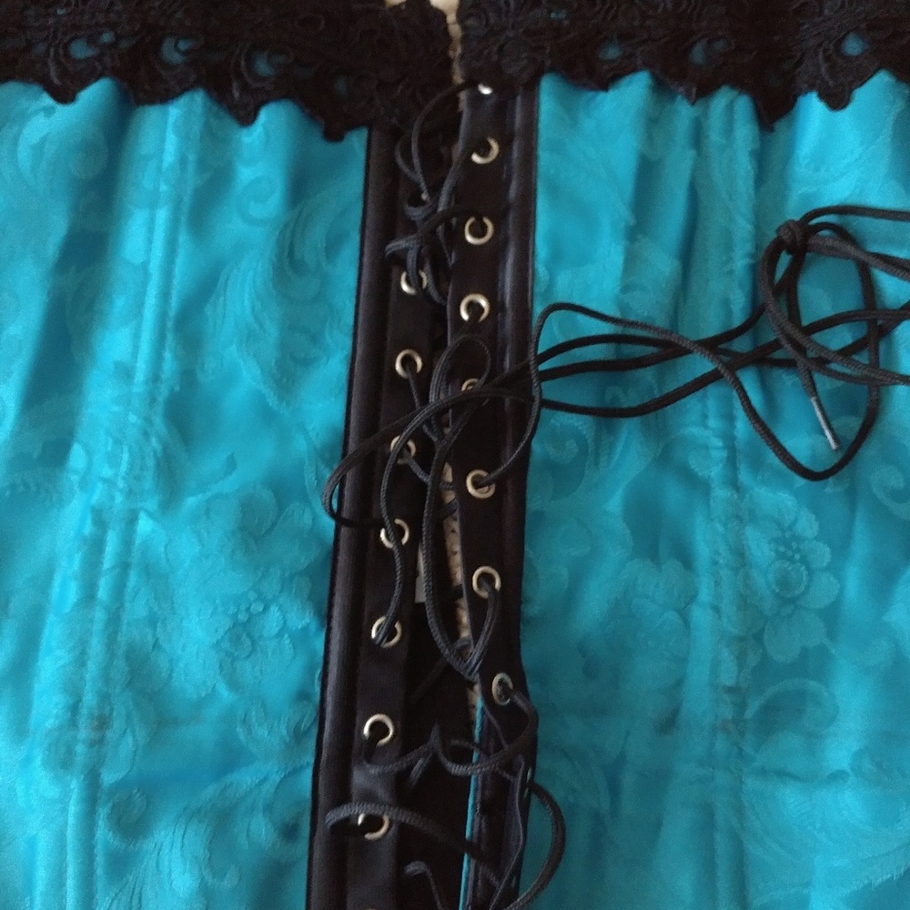Corset - Picture 6 of 6